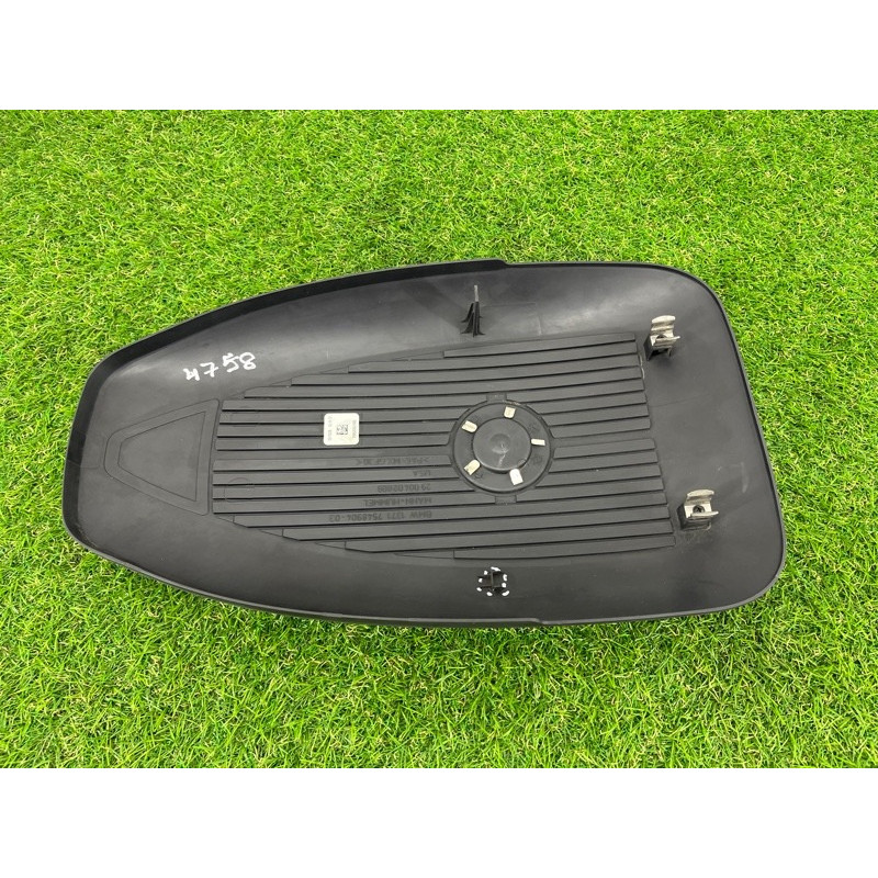 Декоративная крышка двигателя (двигатель и элементы) BMW X5 E70 2008 4.8 N62/TU 13717548904