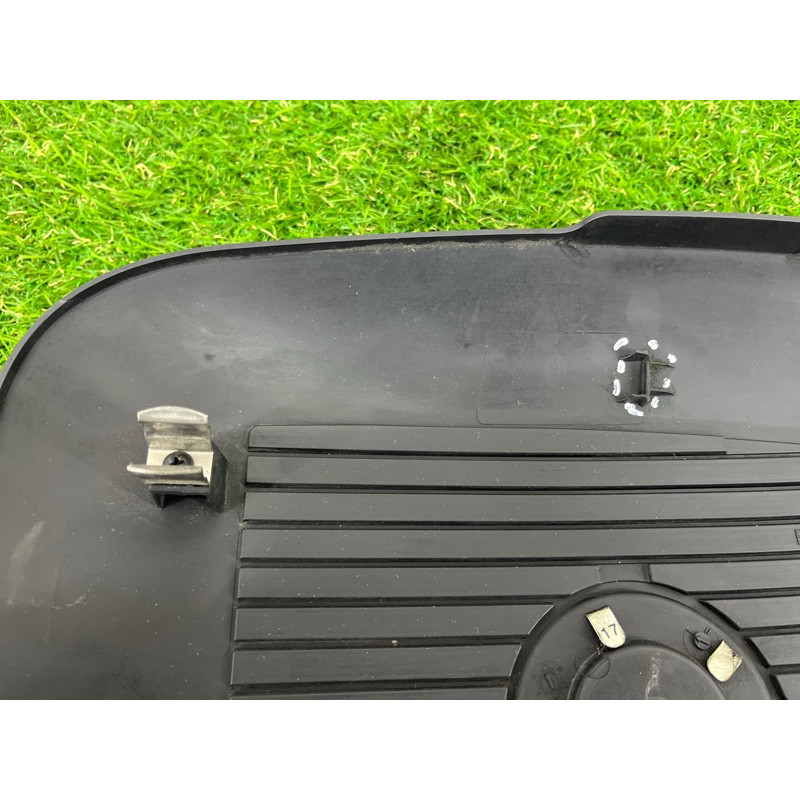 Декоративная крышка двигателя (двигатель и элементы) BMW X5 E70 2008 4.8 N62/TU 13717548904