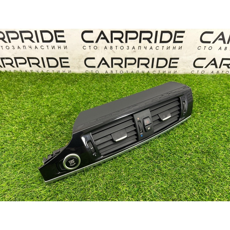 Центральный дефлектор салона (салон) BMW X3 F25 2012 3.0 64229184743