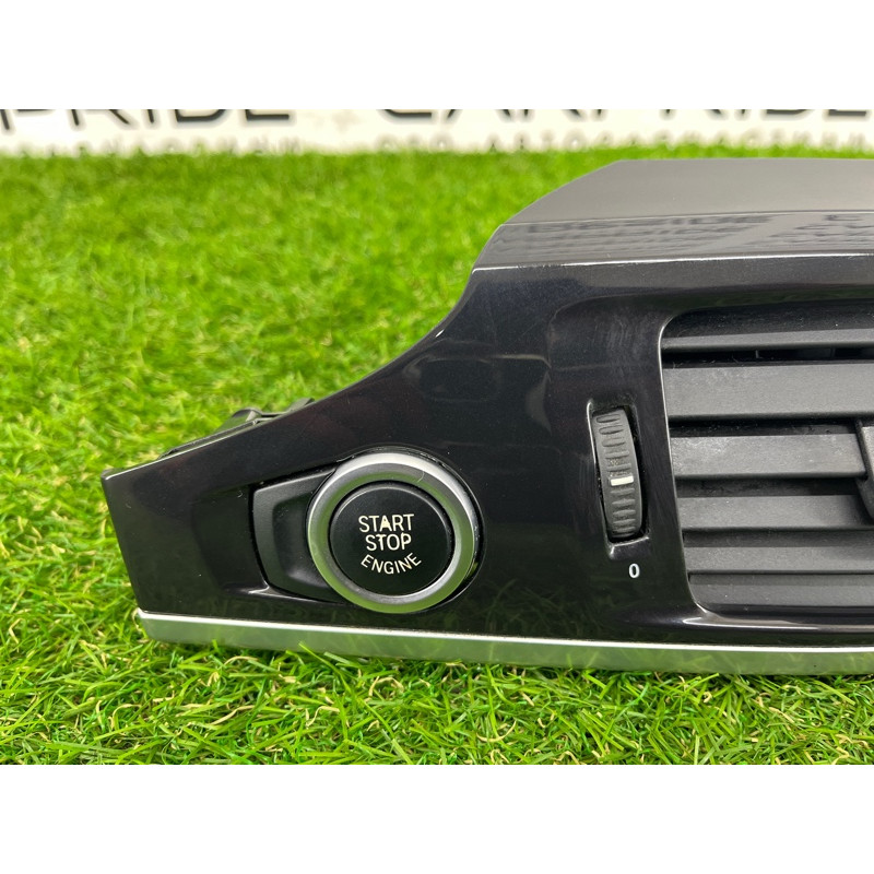 Центральный дефлектор салона (салон) BMW X3 F25 2012 3.0 64229184743