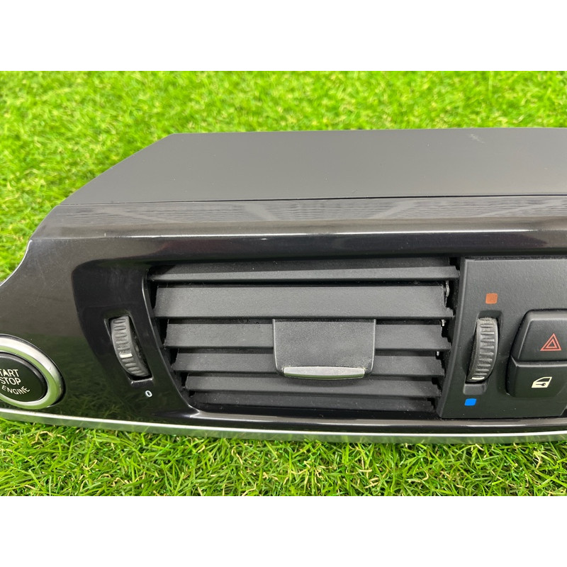 Центральный дефлектор салона (салон) BMW X3 F25 2012 3.0 64229184743