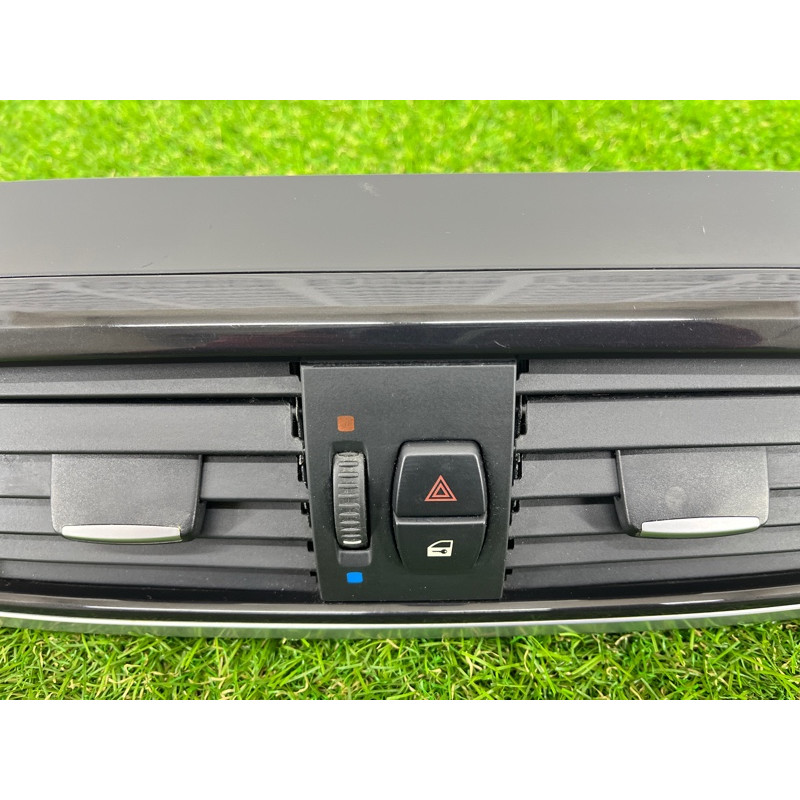 Центральный дефлектор салона (салон) BMW X3 F25 2012 3.0 64229184743