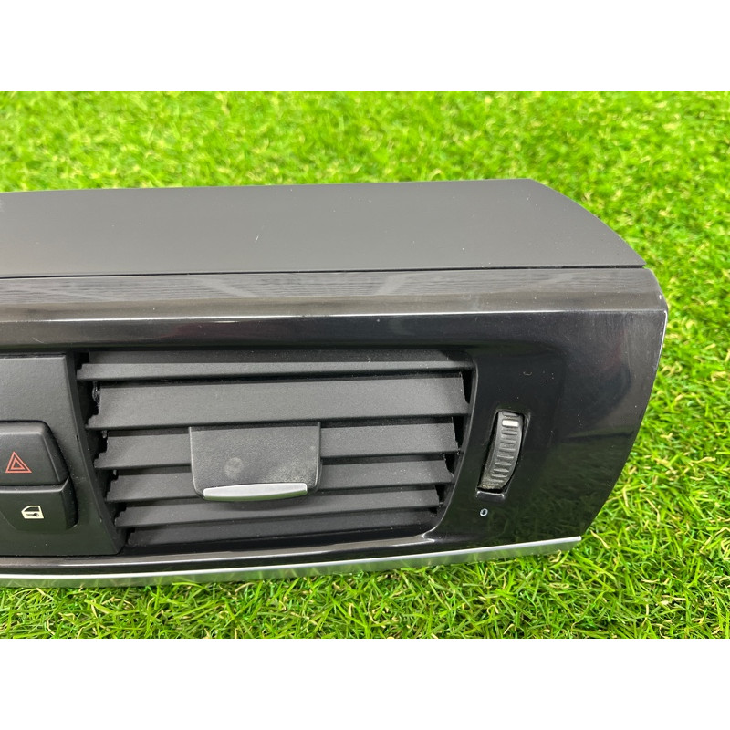 Центральный дефлектор салона (салон) BMW X3 F25 2012 3.0 64229184743