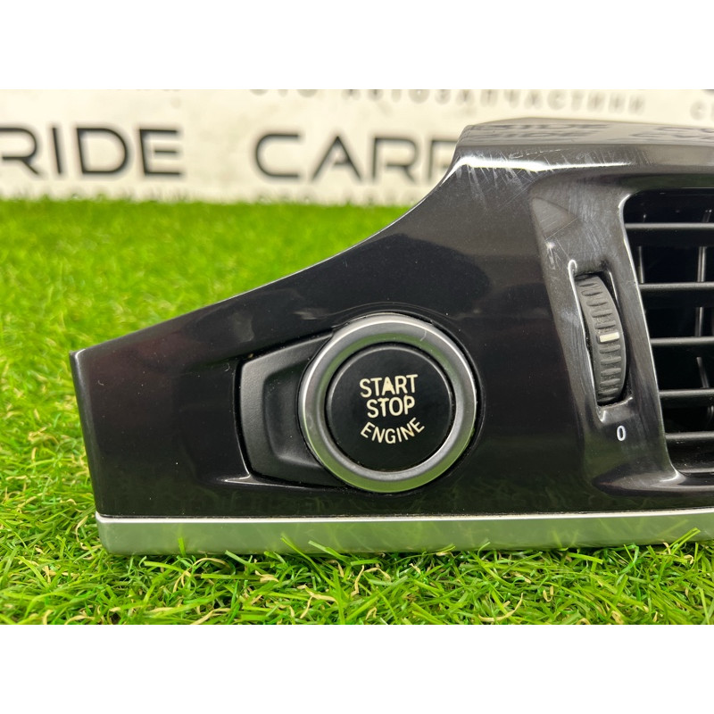 Центральный дефлектор салона (салон) BMW X3 F25 2012 3.0 64229184743