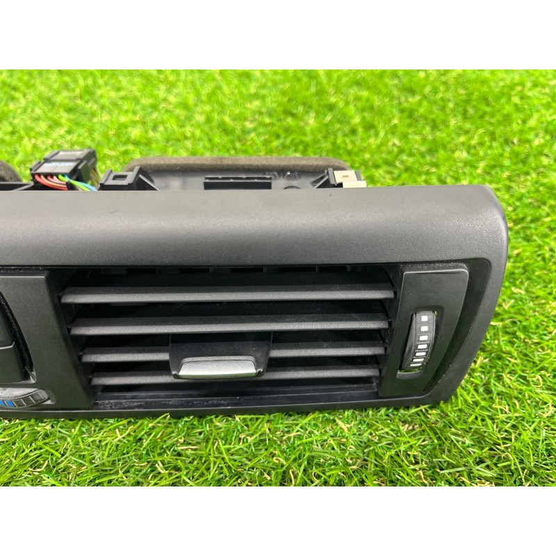 Центральный дефлектор салона (салон) BMW 2-series F22 2015 2.0 64229207116