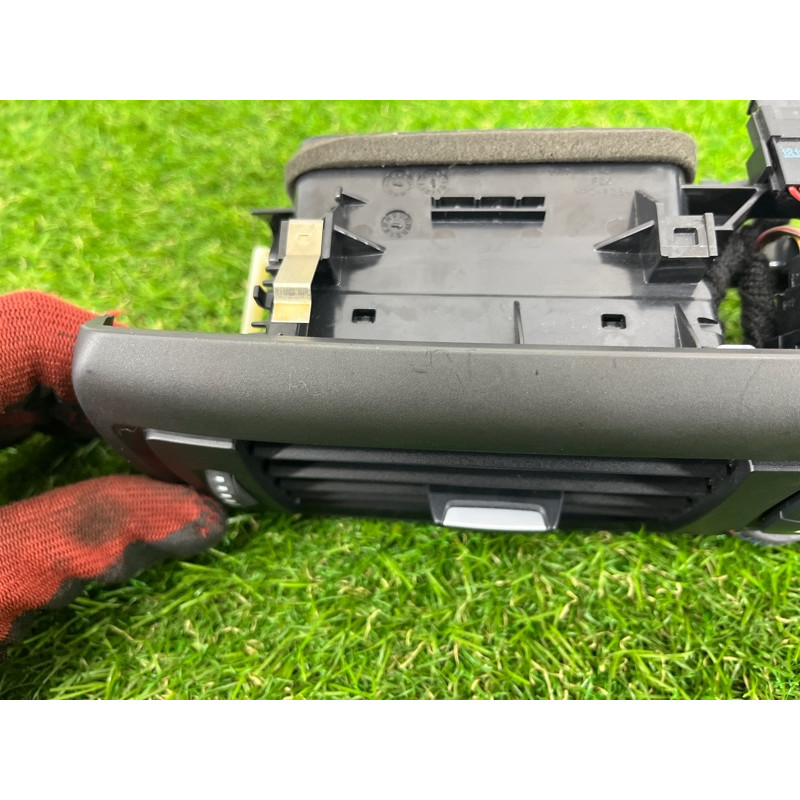 Центральный дефлектор салона (салон) BMW 2-series F22 2015 2.0 64229207116