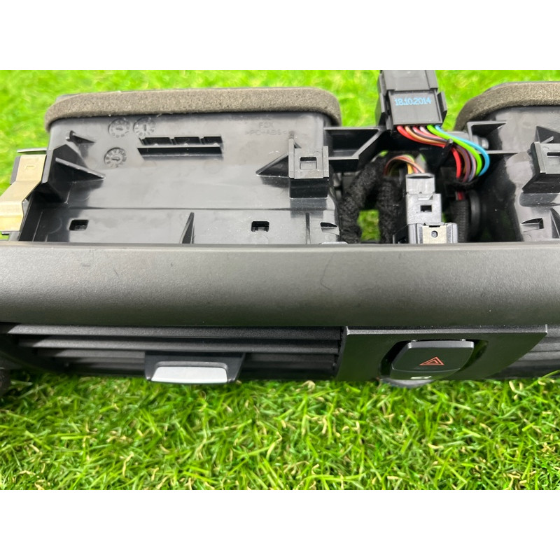 Центральный дефлектор салона (салон) BMW 2-series F22 2015 2.0 64229207116