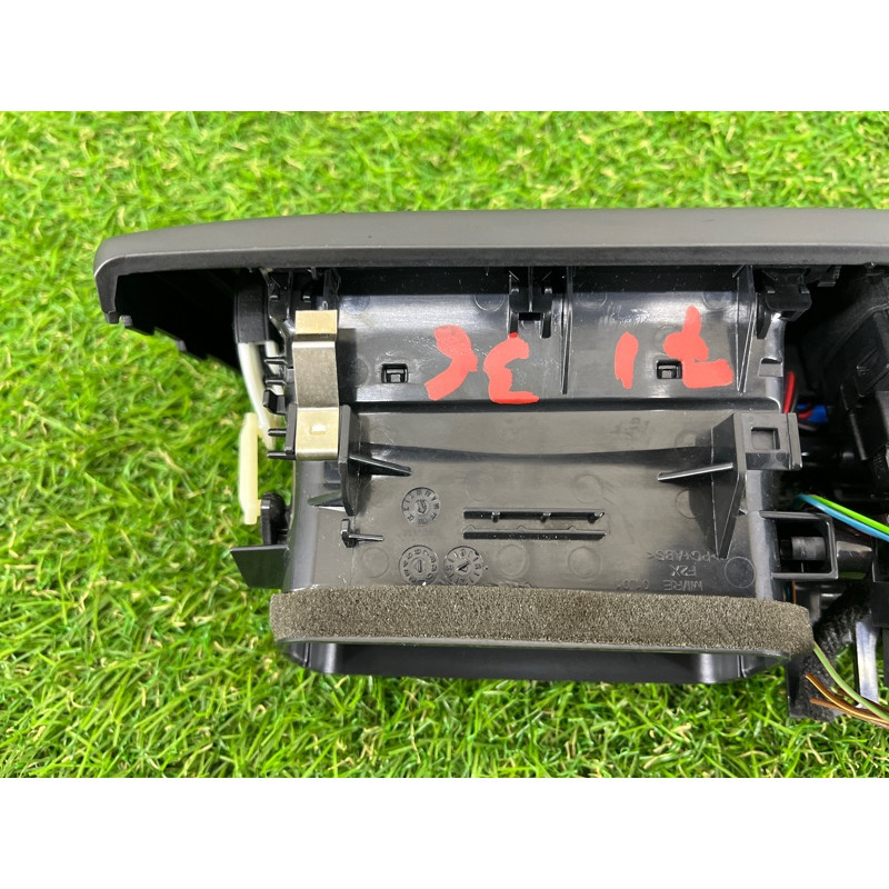 Центральный дефлектор салона (салон) BMW 2-series F22 2015 2.0 64229207116