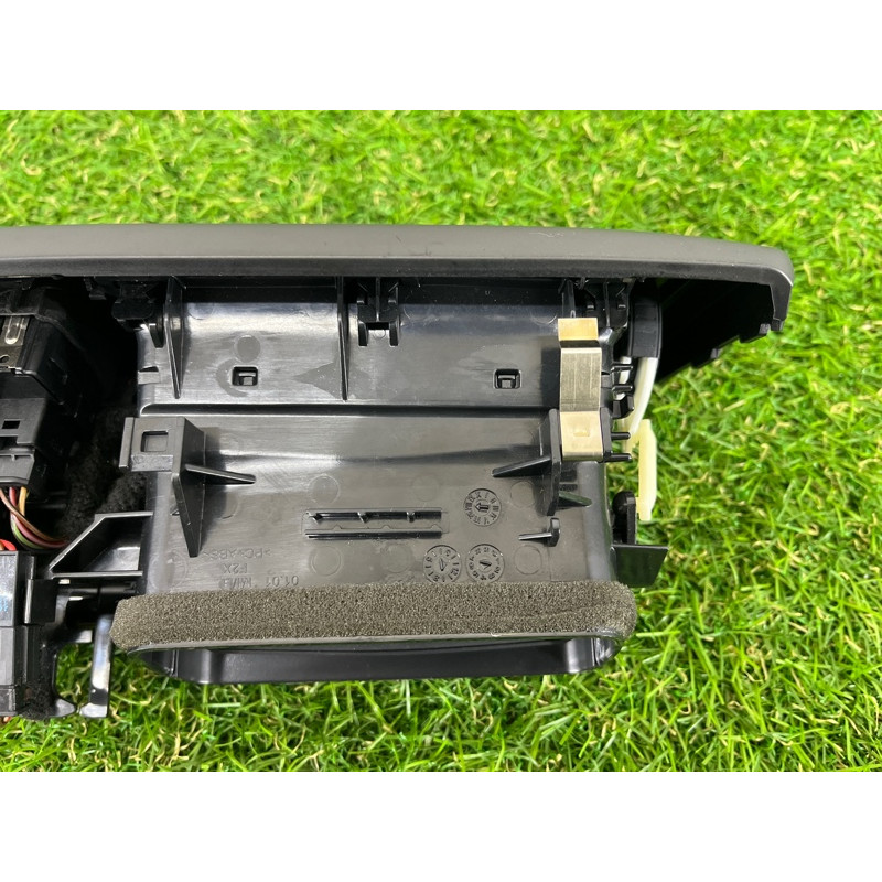 Центральный дефлектор салона (салон) BMW 2-series F22 2015 2.0 64229207116