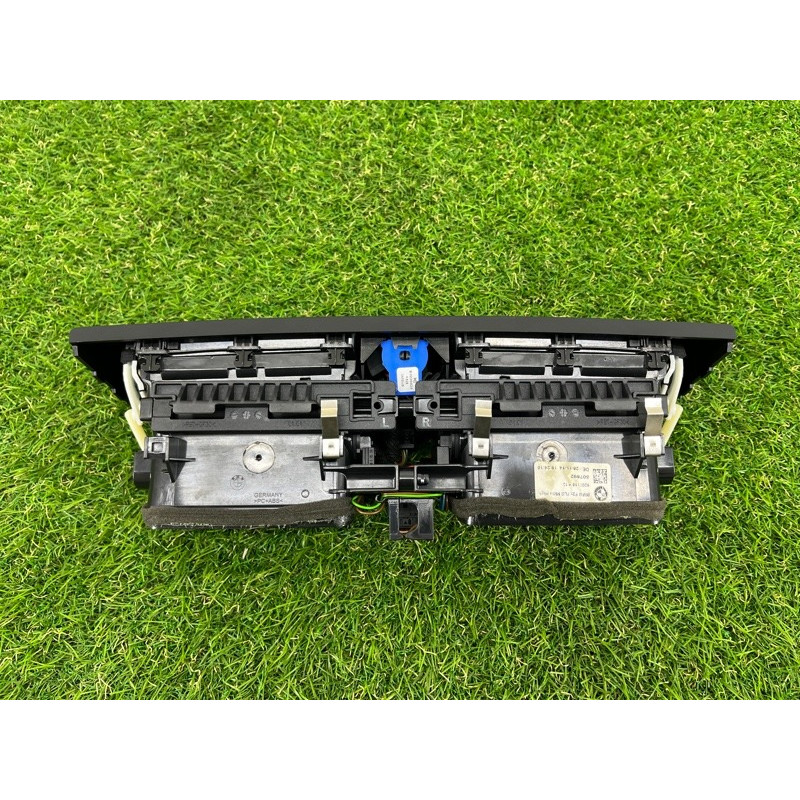 Центральный дефлектор салона (салон) BMW 2-series F22 2015 2.0 64229207116