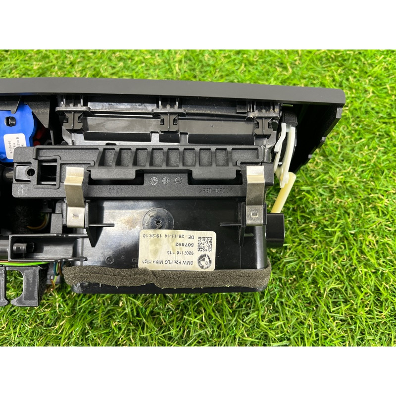 Центральный дефлектор салона (салон) BMW 2-series F22 2015 2.0 64229207116