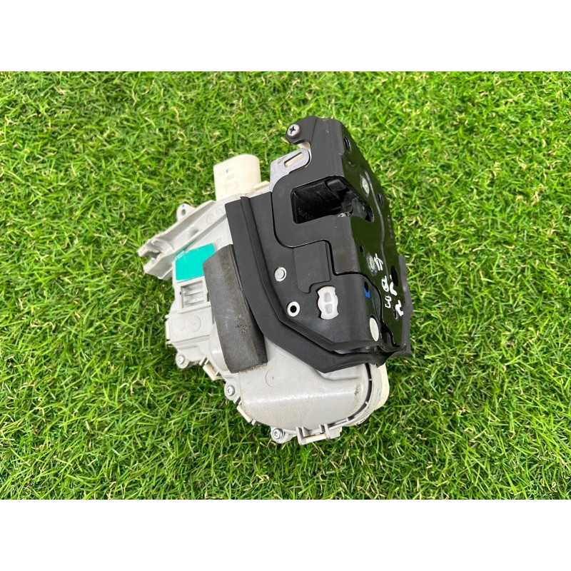 Замок двери (кузов и элементы) AUDI Q7 4L 2014 3.0 TFSi CTWB 8J1837015D