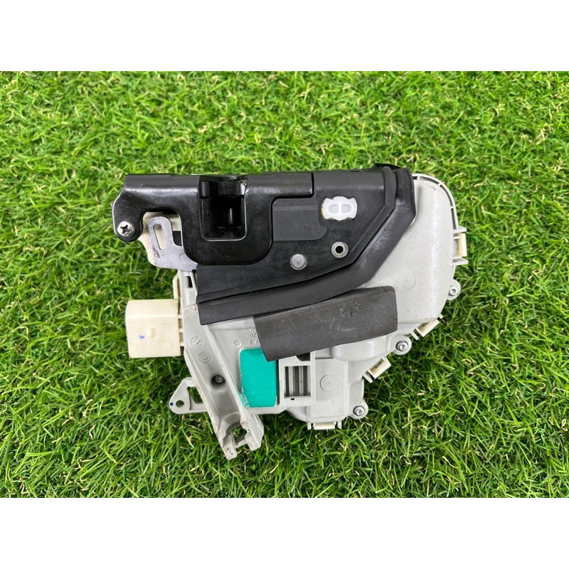 Замок двери (кузов и элементы) AUDI Q7 4L 2014 3.0 TFSi CTWB 8J1837015D