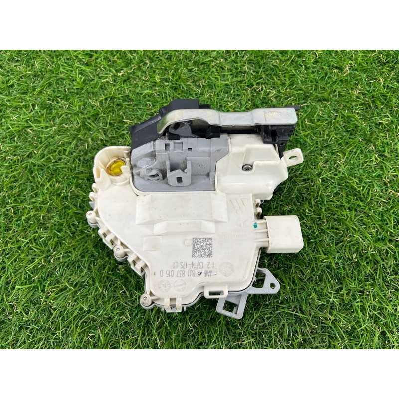 Замок двери (кузов и элементы) AUDI Q7 4L 2014 3.0 TFSi CTWB 8J1837015D