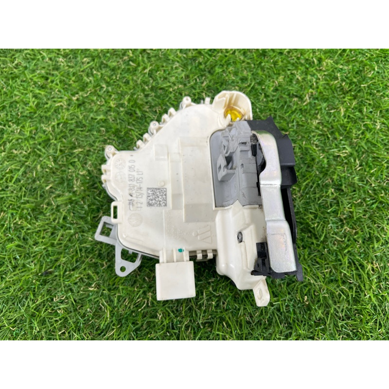 Замок двери (кузов и элементы) AUDI Q7 4L 2014 3.0 TFSi CTWB 8J1837015D