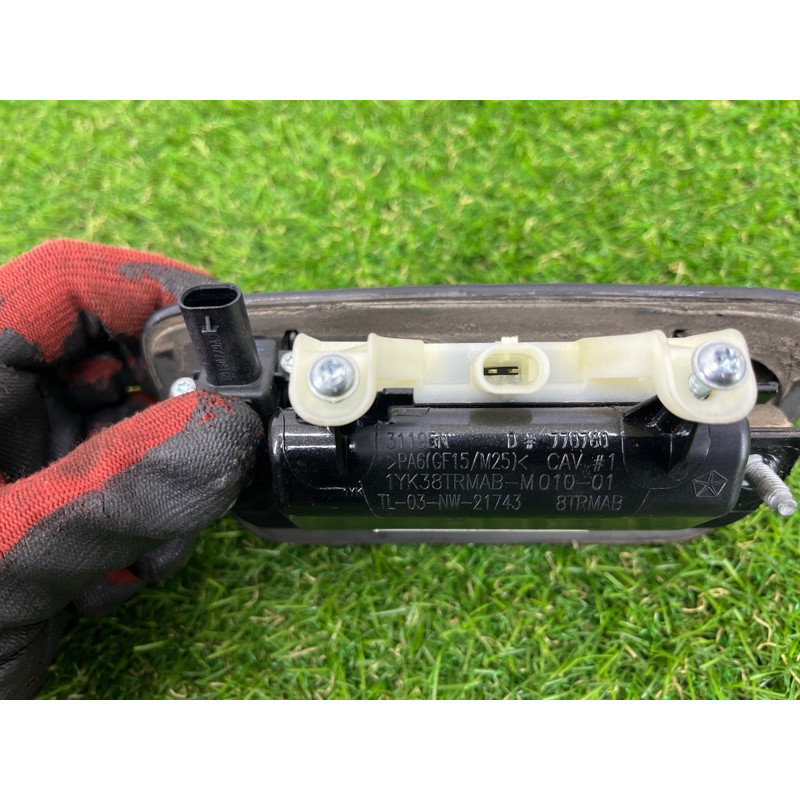 Ручка багажника (электрика / кнопки) Jeep Grand Cherokee WK2 2016 3.6 1YK38AXRAE