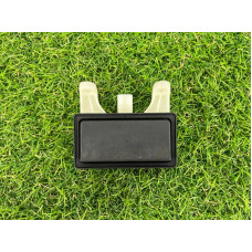 Кнопка открывания крышки багажника