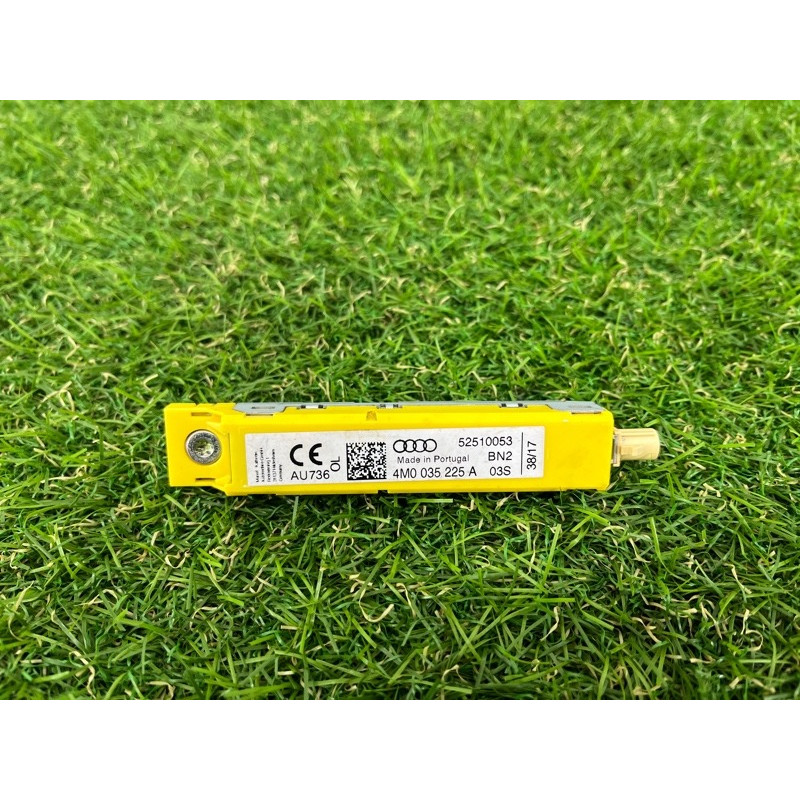 Усилитель антенны (электрика) AUDI Q7 4M 2018 3.0 TFSi 4M0035225A