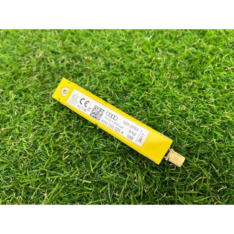 Усилитель антенны (электрика) AUDI Q7 4M 2018 3.0 TFSi 4M0035225A