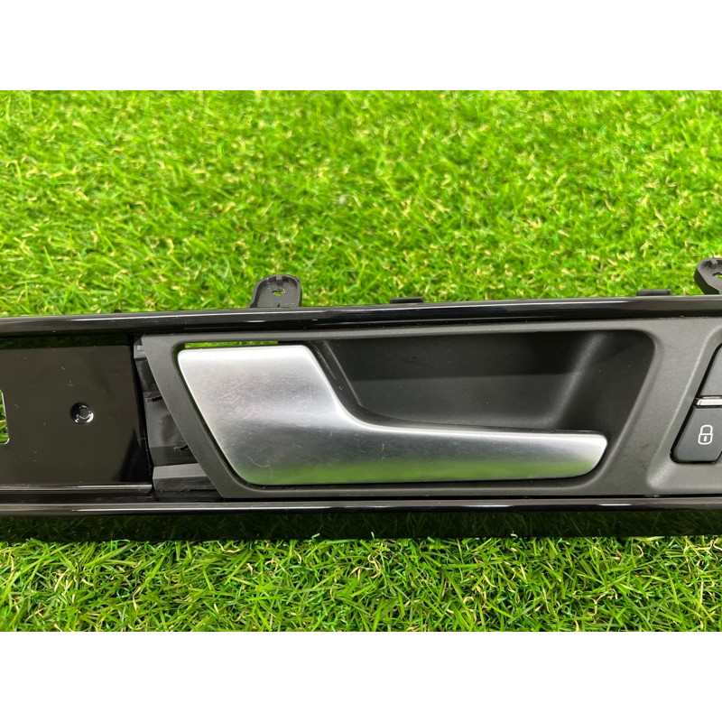 Ручка дверей внутрішня (салон) Volkswagen Touareg II NF 2013 3.0 7P6867469DOZ