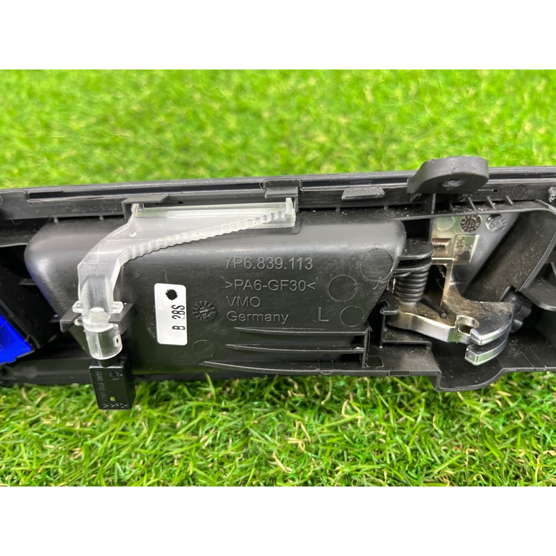 Ручка дверей внутрішня (салон) Volkswagen Touareg II NF 2013 3.0 7P6867469DOZ
