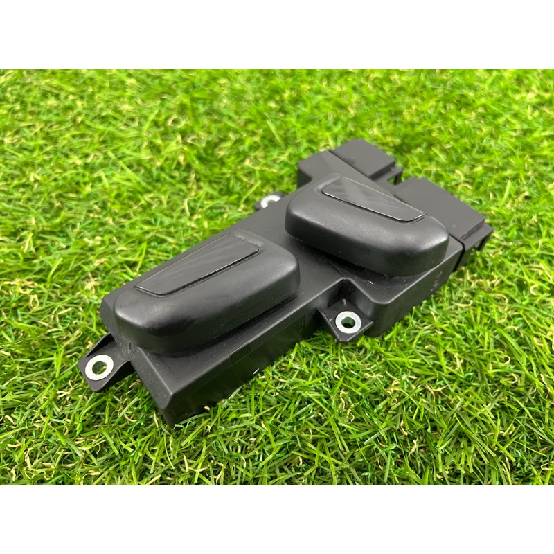 блок регулировки сидения (закрытая категория) Volkswagen Touareg NF 2012 3.6 7P6959748