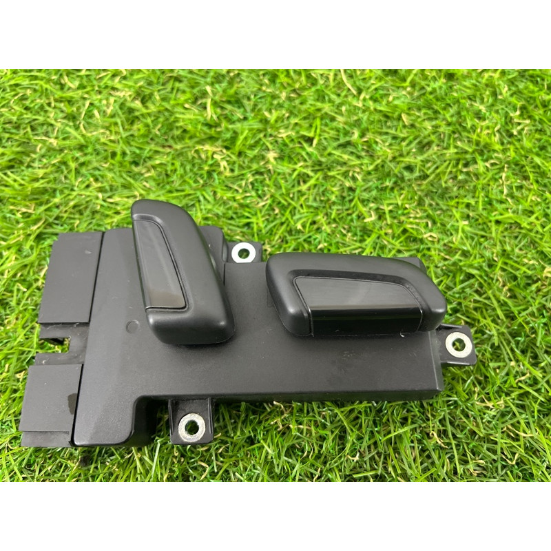 блок регулировки сидения (закрытая категория) Volkswagen Touareg NF 2012 3.6 7P6959748