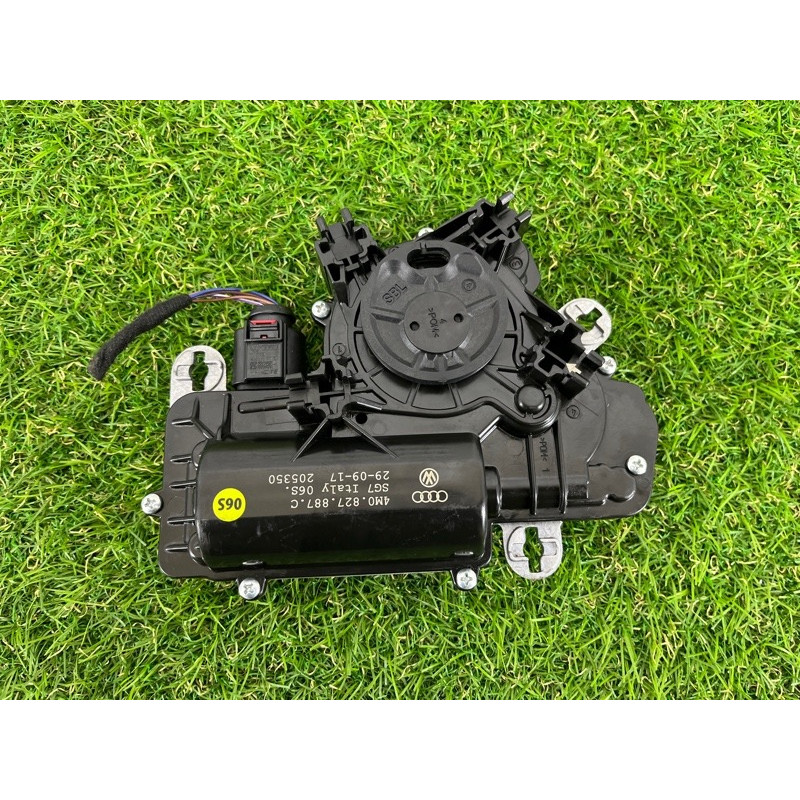 Привод замка багажника (электрика) AUDI Q7 4M 2018 3.0 TFSi 4M0827887C