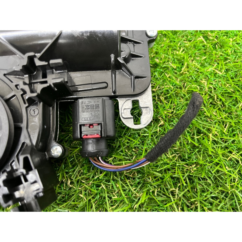 Привод замка багажника (электрика) AUDI Q7 4M 2018 3.0 TFSi 4M0827887C