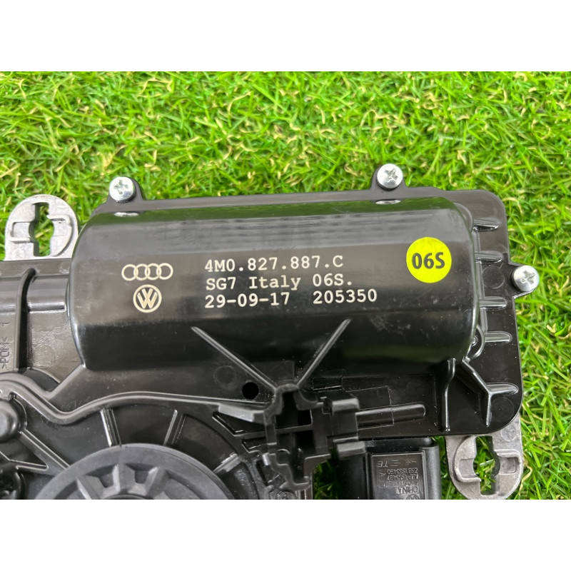Привод замка багажника (электрика) AUDI Q7 4M 2018 3.0 TFSi 4M0827887C