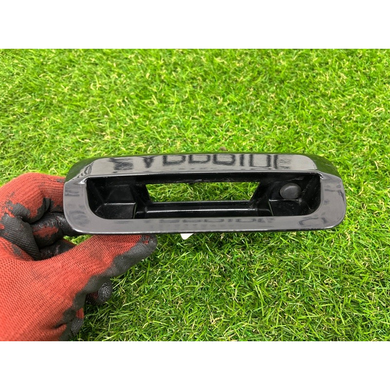 Ручка багажника (электрика / кнопки) Jeep Grand Cherokee WK2 2017 3.6 1YK38KXJAD