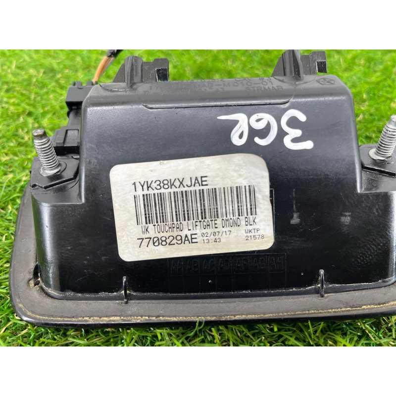 Ручка багажника (электрика / кнопки) Jeep Grand Cherokee WK2 2017 3.6 1YK38KXJAD