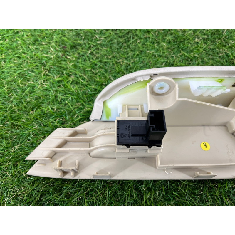 Обшивка ручки підлокітника (салон) Volkswagen Touareg NF 2012 3.6 7P1868170A86W