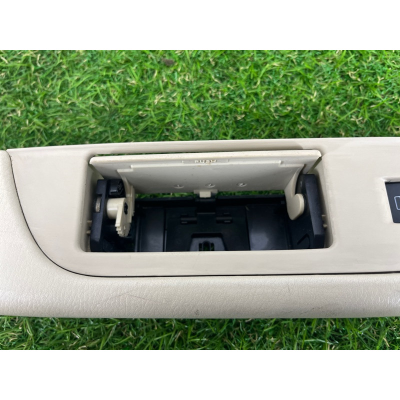 Обшивка ручки підлокітника (салон) Volkswagen Touareg NF 2012 3.6 7P6868139DJH8