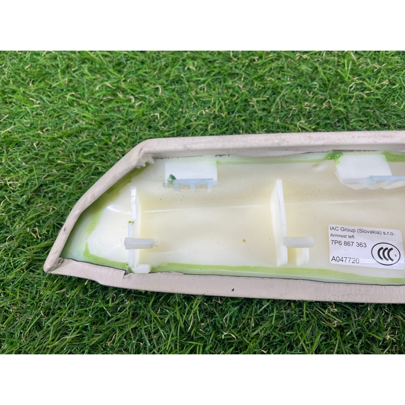 Обшивка ручки підлокітника (салон) Volkswagen Touareg NF 2012 3.6 7P6868139DJH8