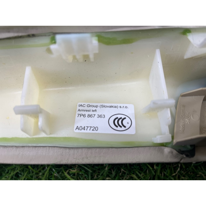 Обшивка ручки підлокітника (салон) Volkswagen Touareg NF 2012 3.6 7P6868139DJH8