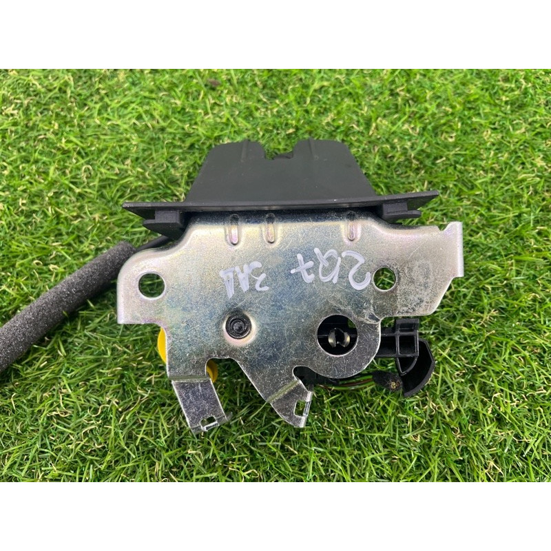 Замок багажника (кузов и элементы) AUDI Q7 4M 2018 3.0 TFSi 4M0827506D