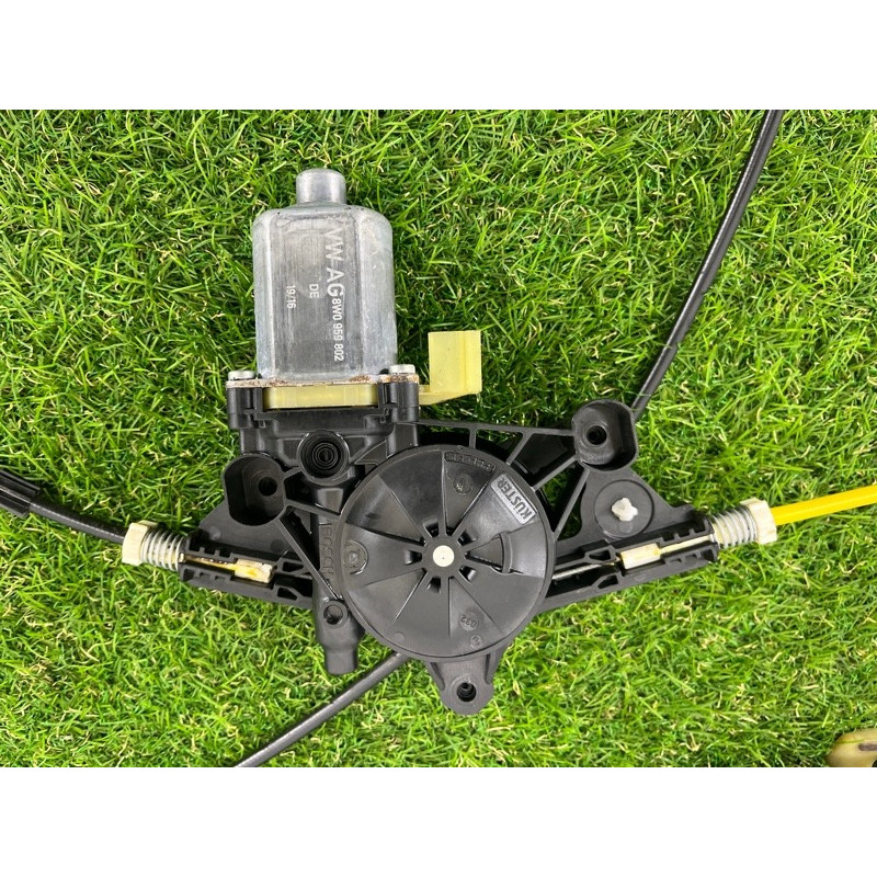 Механизм стеклоподъемника с мотором (кузов и элементы) AUDI A4 B9 2017 2.0 8W0837462