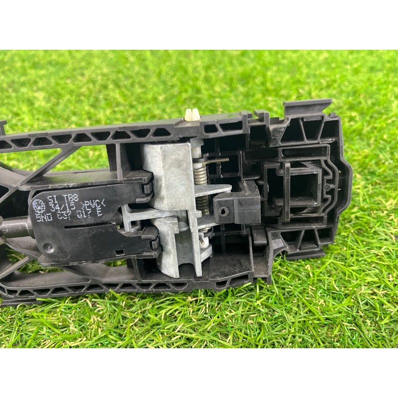 Ручка двери внешняя (кузов и элементы) Volkswagen Passat B7 2016 1.8 1K8837206FGRU