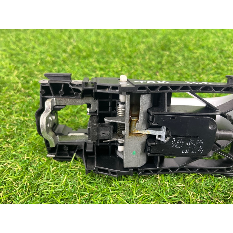Ручка двери внешняя (кузов и элементы) Volkswagen Touareg NF 2012 3.0 7P6837205EGRU