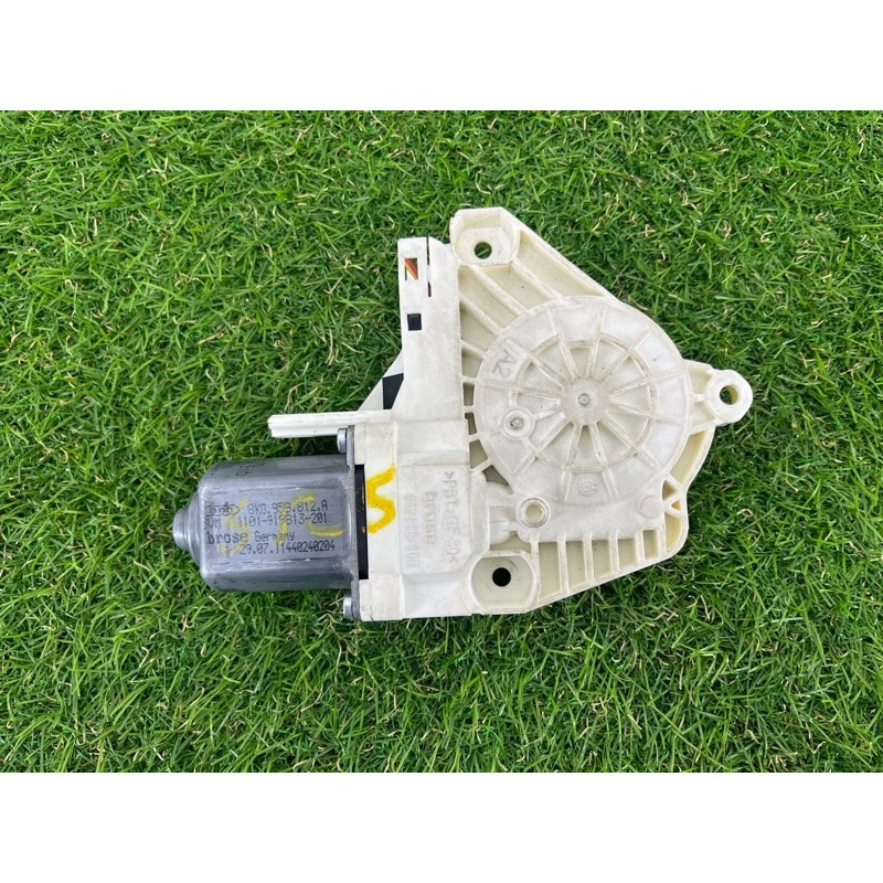 Мотор стеклоподъемника (электрика) AUDI Q5 8R 2012 3.2 CALB 8K0959812A