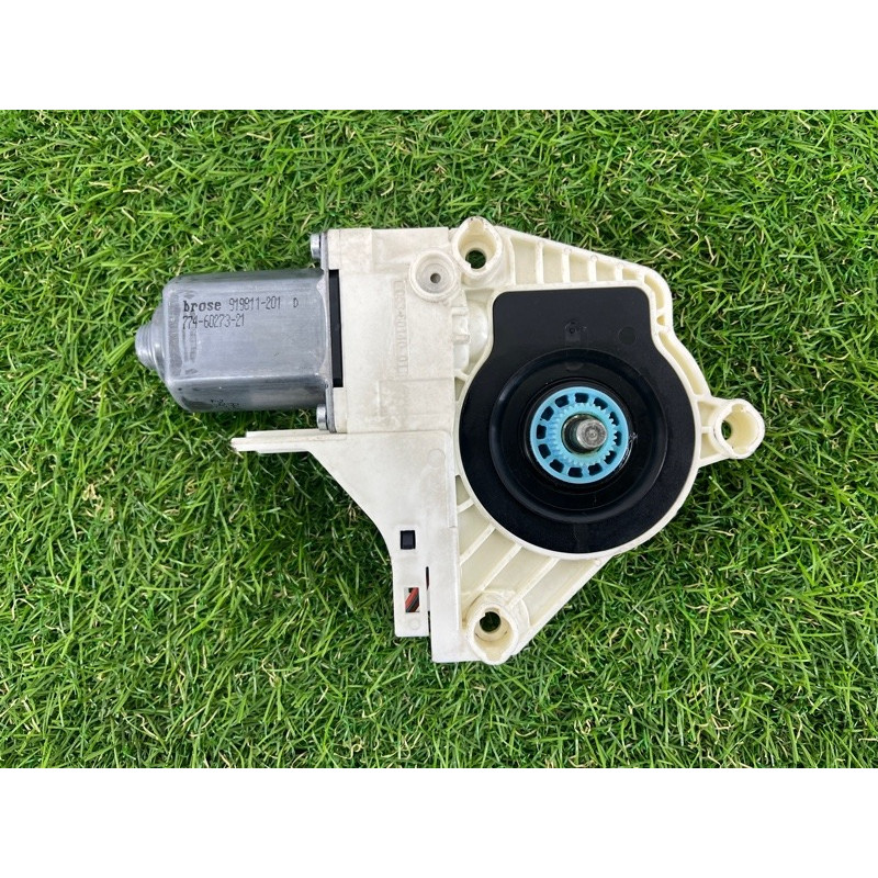 Мотор стеклоподъемника (электрика) AUDI Q5 8R 2012 3.2 CALB 8K0959812A