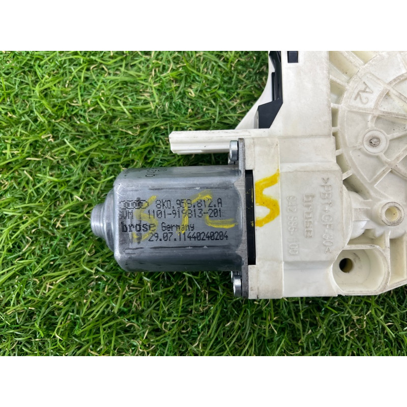 Мотор стеклоподъемника (электрика) AUDI Q5 8R 2012 3.2 CALB 8K0959812A