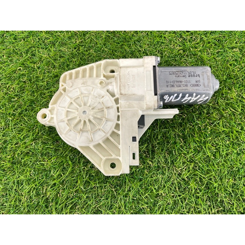 Мотор стеклоподъемника (электрика) AUDI A4 B8 2012 2.0 TFSI 8T0959802B