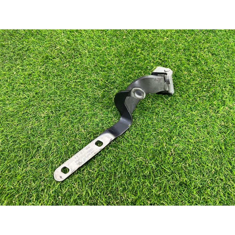 Петля багажника (кузов и элементы) AUDI A7 4G 2013 3.0 CGXB 4G8827300