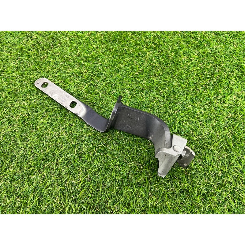 Петля багажника (кузов и элементы) AUDI A7 4G 2013 3.0 CGXB 4G8827300