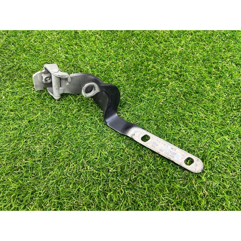 Петля багажника (кузов и элементы) AUDI A7 4G 2013 3.0 CGXB 4G8827299