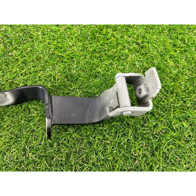 Петля багажника (кузов и элементы) AUDI A7 4G 2013 3.0 CGXB 4G8827299