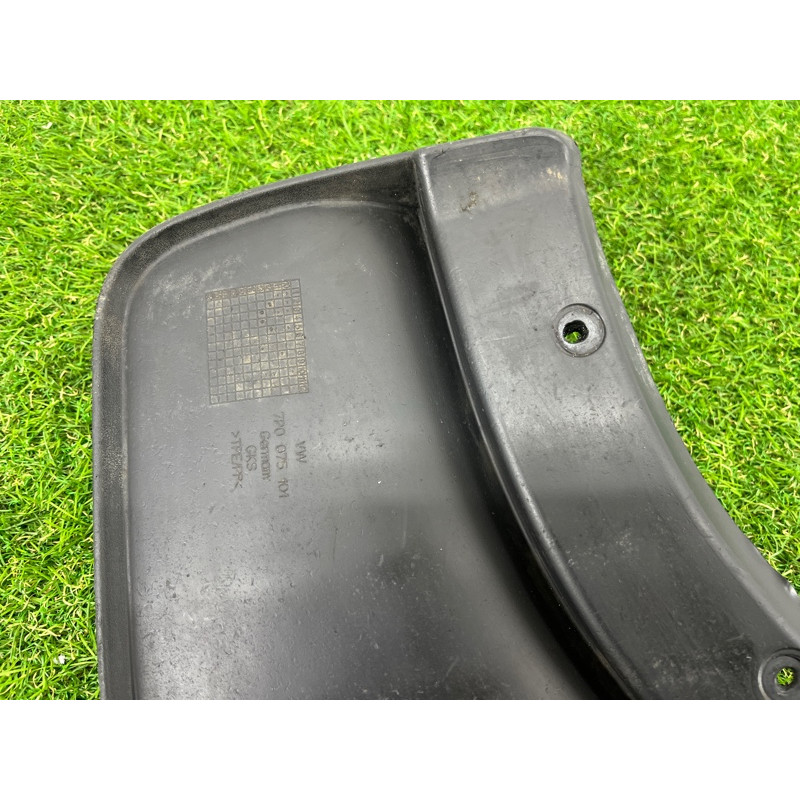 Комплект брызговиков (кузов и элементы) Volkswagen Touareg FL 2015 3.6 7P0075101