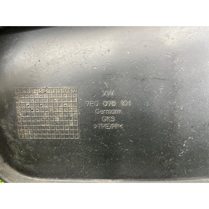 Комплект брызговиков (кузов и элементы) Volkswagen Touareg FL 2015 3.6 7P0075101